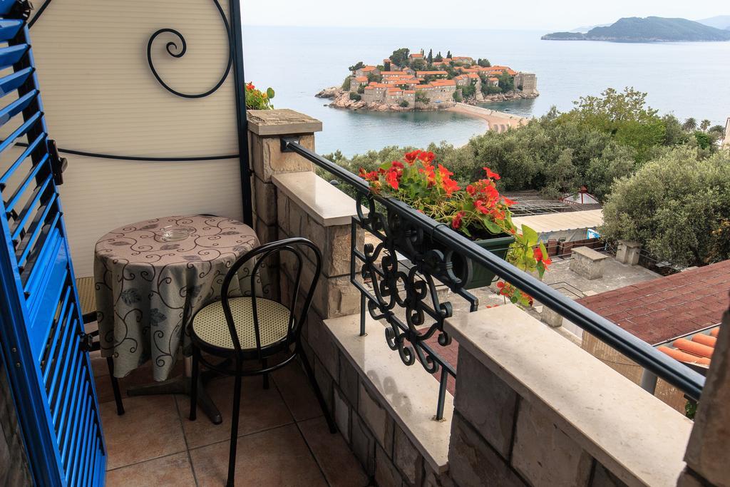 Apartments And Rooms Drago Sveti Stefan Ruang foto