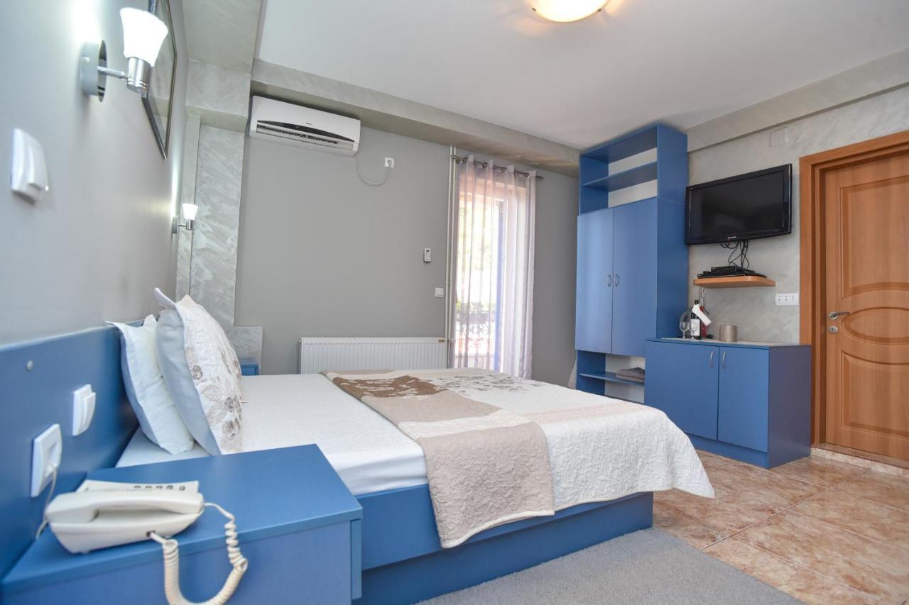 Apartments And Rooms Drago Sveti Stefan Bagian luar foto