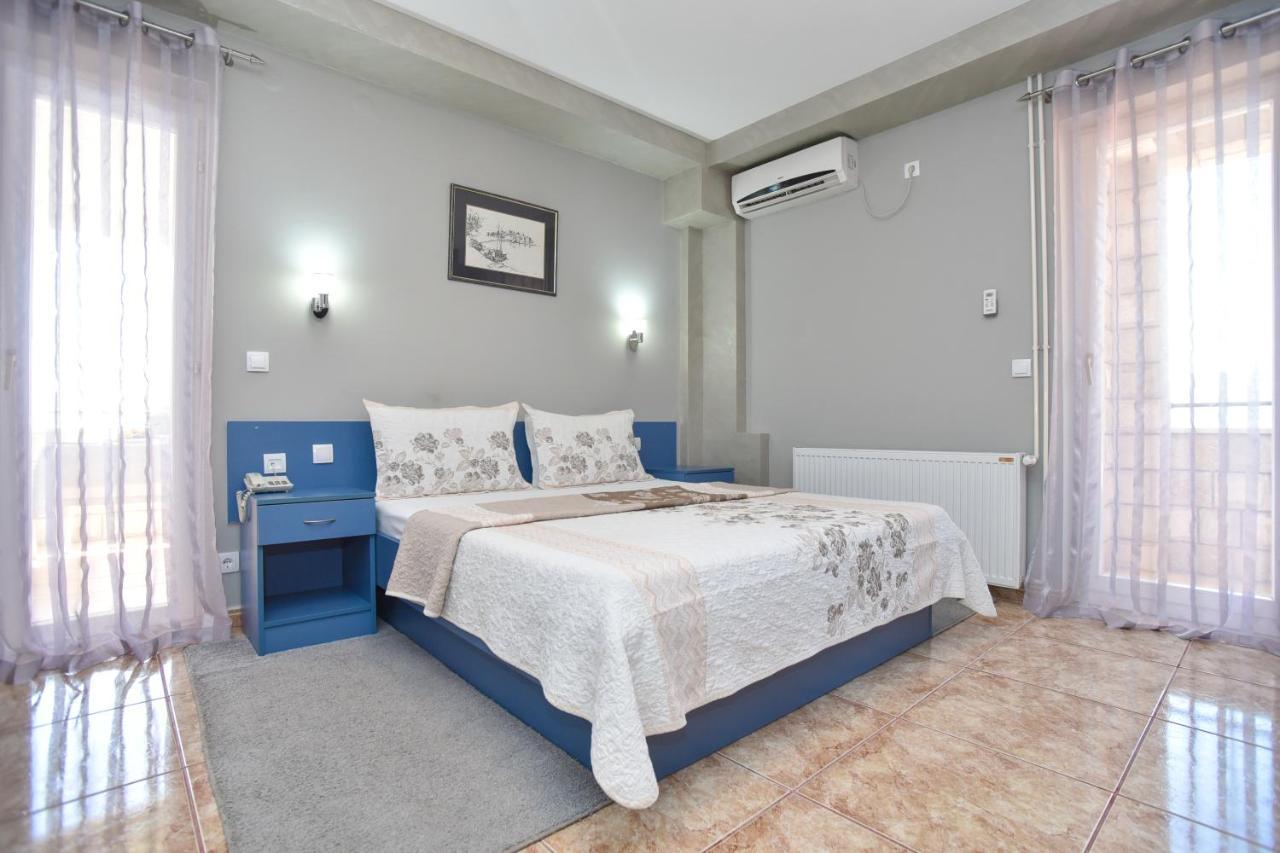 Apartments And Rooms Drago Sveti Stefan Bagian luar foto