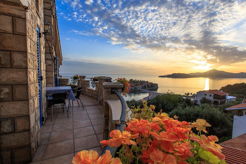 Apartments And Rooms Drago Sveti Stefan Bagian luar foto